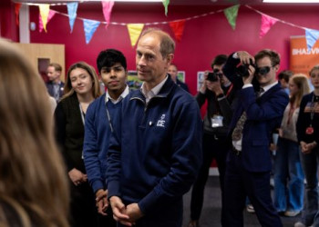 The Duke meets DofE students at BHASVIC. Credit Dan Homer DofE