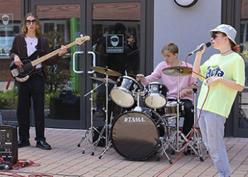 Final gig of the year for our talented music students in the Elms Courtyard