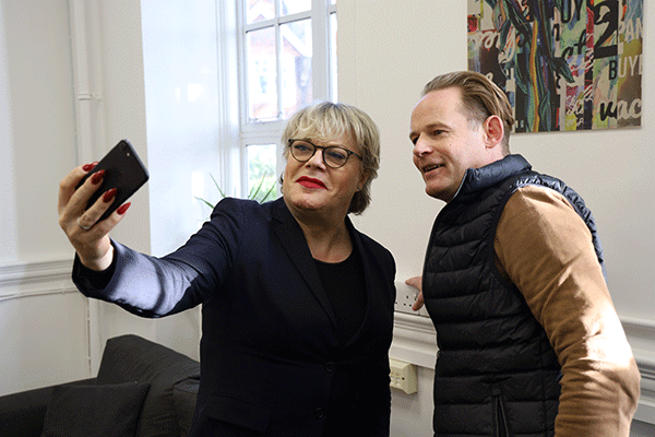 Eddie Izzard selfie with BHASVIC Principal William Baldwin