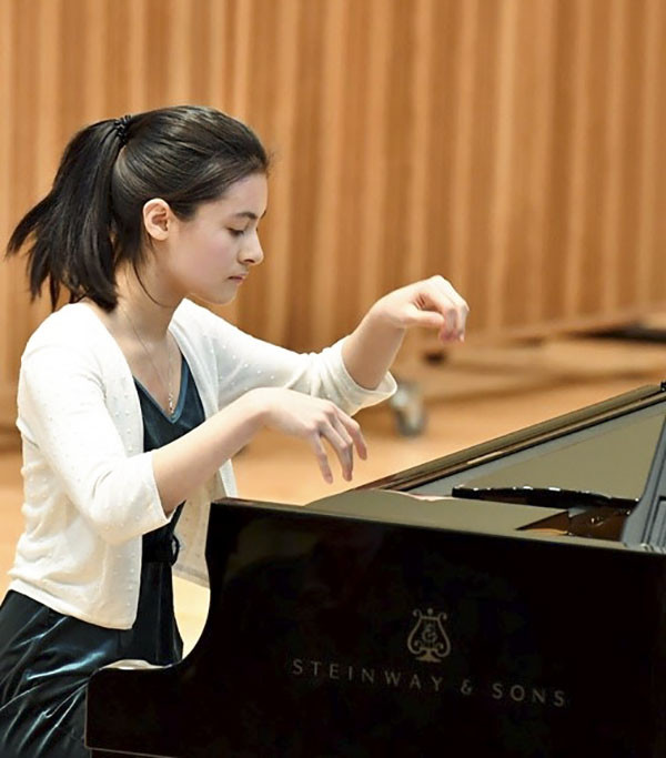 Berniya Hamie at the piano